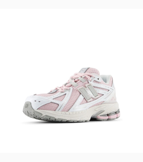 New Balance low top sneakers boys