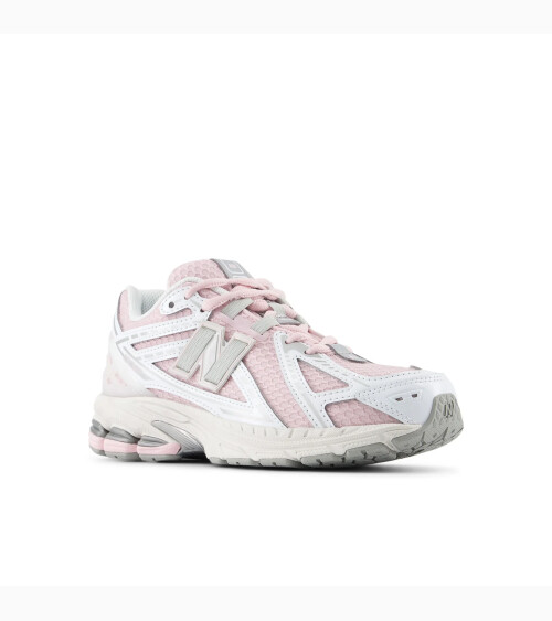 New Balance low top sneakers boys