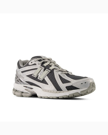 New Balance 1906 low sneakers