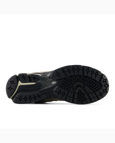 New Balance sneakers basse in camoscio