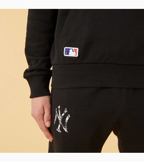 New Era sudadera con capucha con logo en la parte posterior