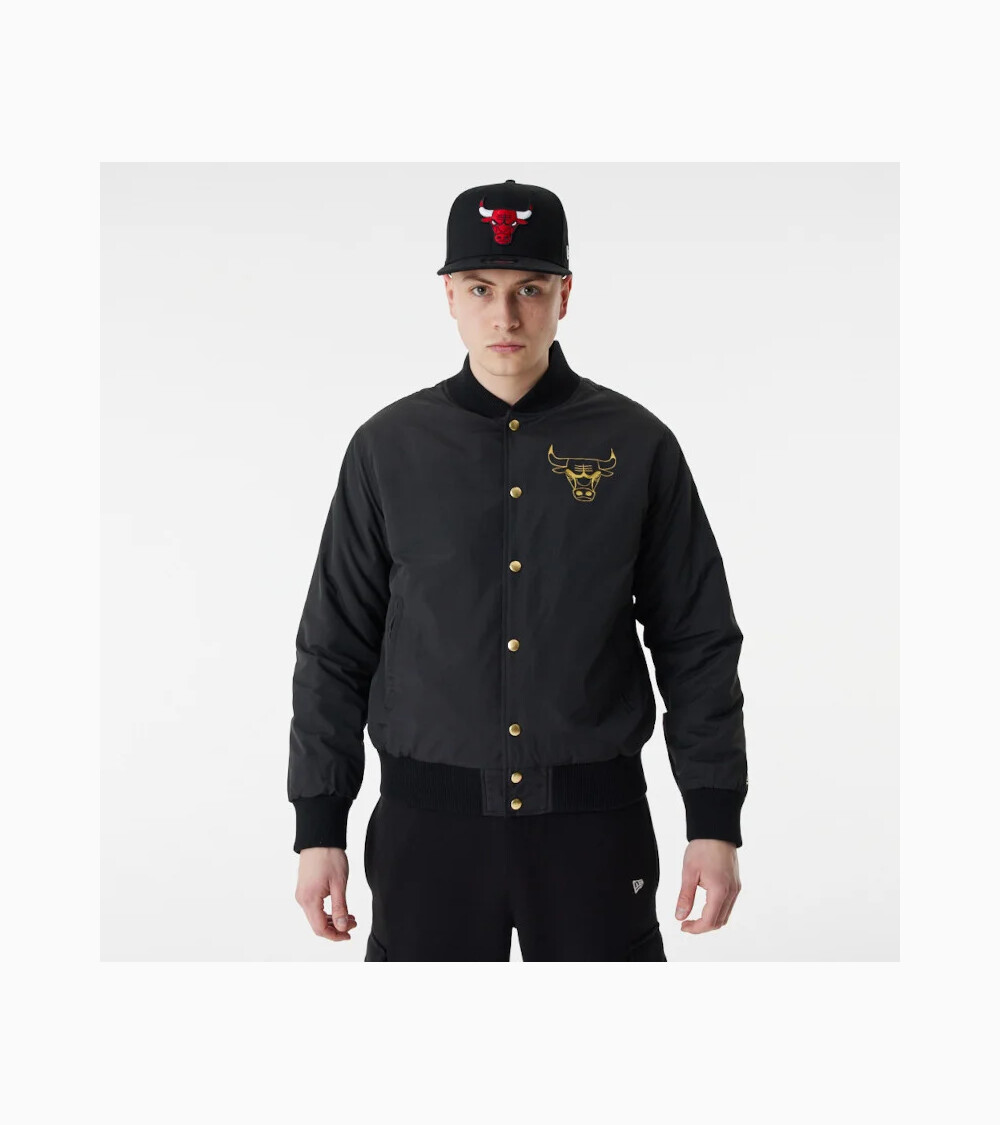 New Era chaqueta logo