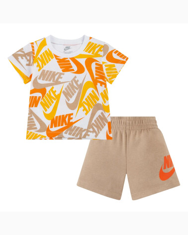 Pantalones cortos Nike con cintura elástica