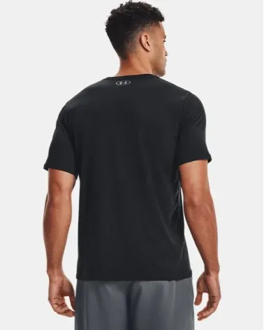 Under Armour T-Shirt mit kurzen Ärmeln