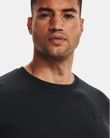 Under Armour Short Sleeve T-shirt