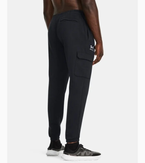 Under Armour cargo pants with pockets