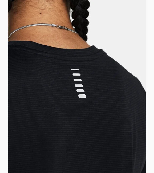 Under Armour short sleeve sweatshirt
