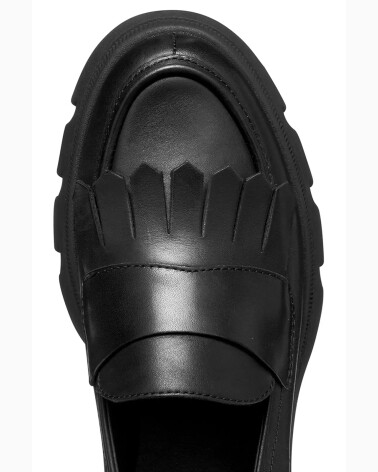 Geox mocasín flecos y suela alta
