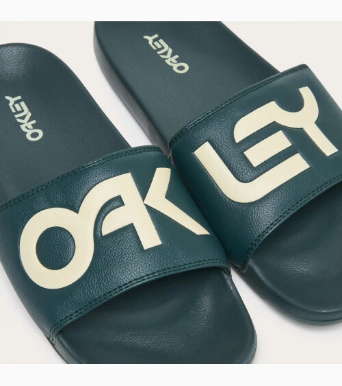 Infradito Oakley con suola piatta