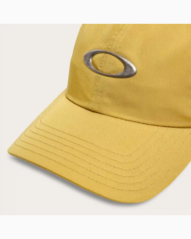 Classic Oakley cap with visor
