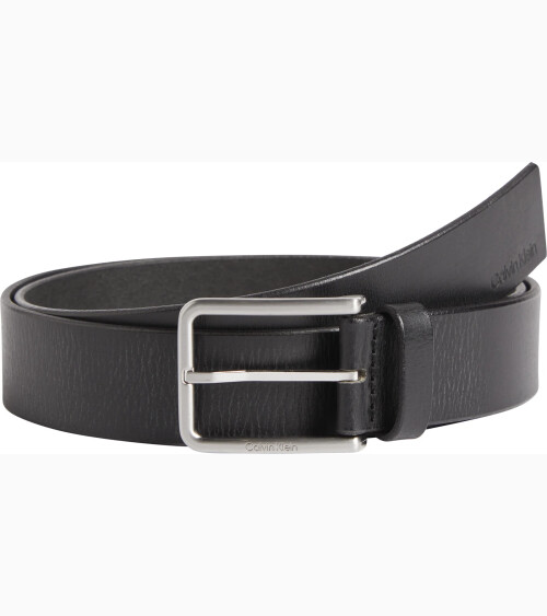 Calvin Klein cinturón de cuero con hebilla metálica