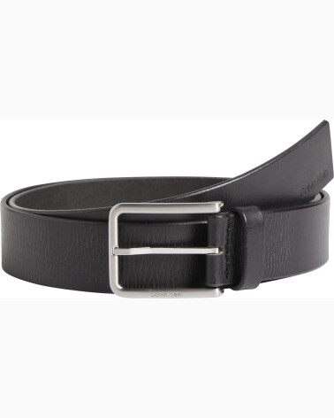 Calvin Klein cinturón de cuero con hebilla metálica