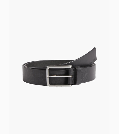 Calvin Klein cinturón de cuero con hebilla metálica