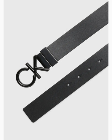 Cinturón de cuero Calvin Klein con hebilla