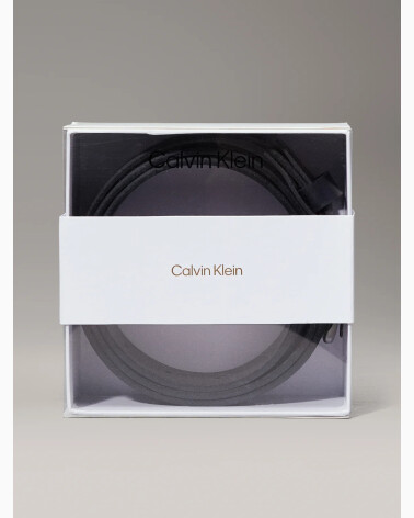 Cinturón Calvin Klein con hebilla metálica