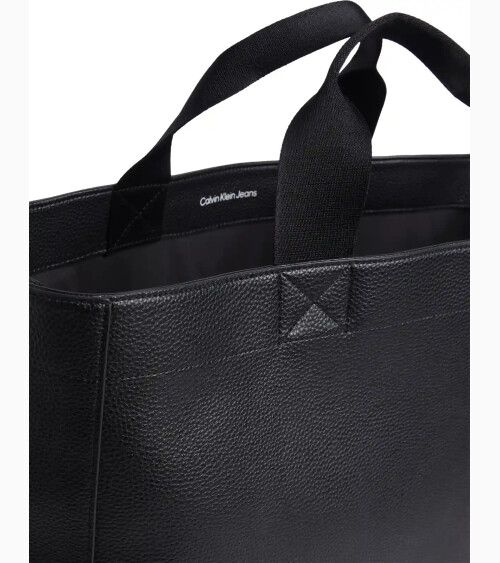 Calvin Klein bolso de mano con bolsillo interior