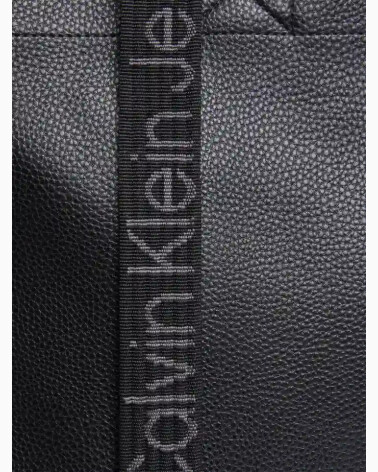 Calvin Klein Handtasche mit Innentasche