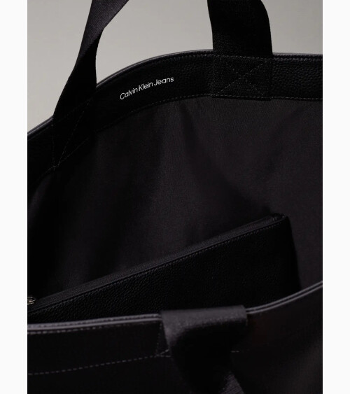 Calvin Klein bolso de mano con bolsillo interior