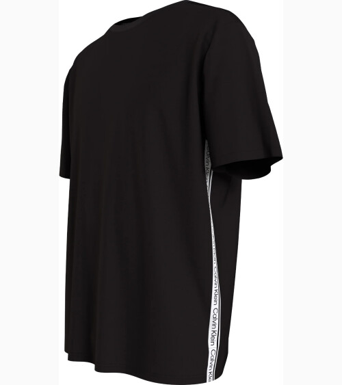 Calvin Klein T-shirt logo