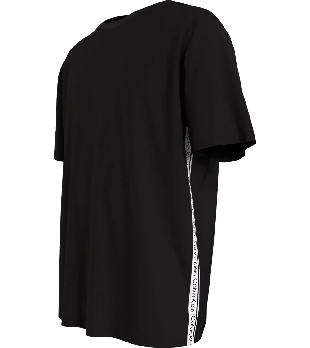 Calvin Klein T-shirt logo