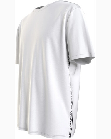 Calvin Klein T-shirt logo