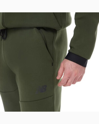 New Balance Sweatshirt pockets and drawstring