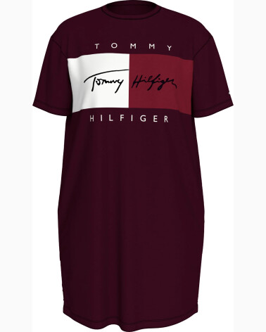 Tommy Hilfiger oversized T-shirt with front logo