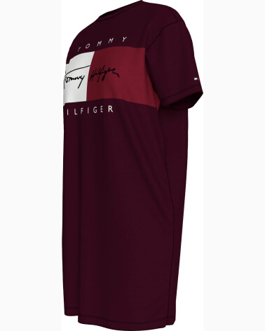 Tommy Hilfiger oversized T-shirt with front logo