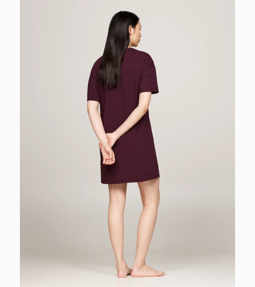 Tommy Hilfiger T-Shirt im oversized Stil mit Front-Logo