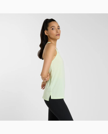 New Balance top de entrenamiento