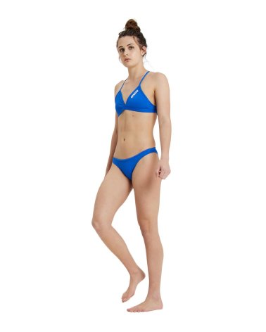 Bikini Arena triángulo piscina