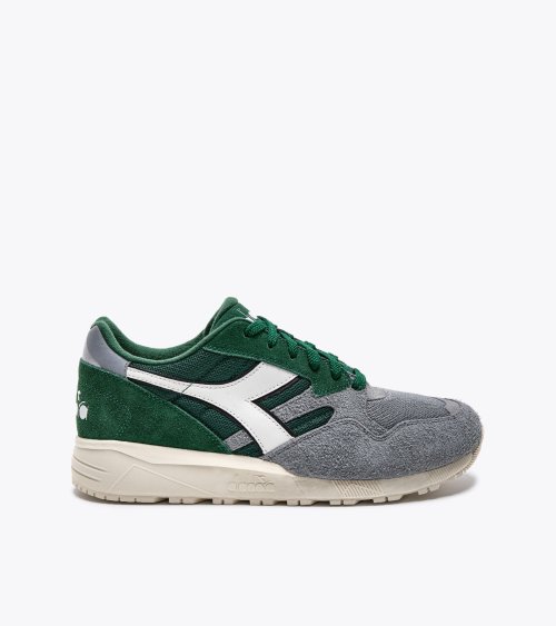 Diadora N902 sneakers alte in pelle scamosciata