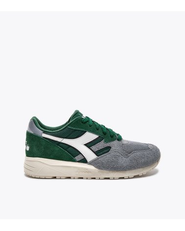 Diadora N902 baskets hautes en cuir suédé