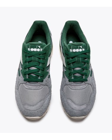 Diadora N902 hohe Sneakers aus Wildleder