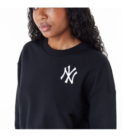 New Era Long Sleeve Crop T-shirt