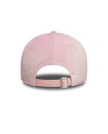 New Era 9FORTY cap with curved visor