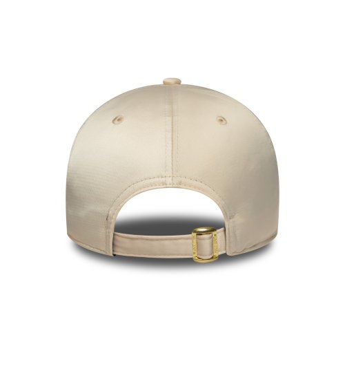 New Era 9FORTY cap with curved visor