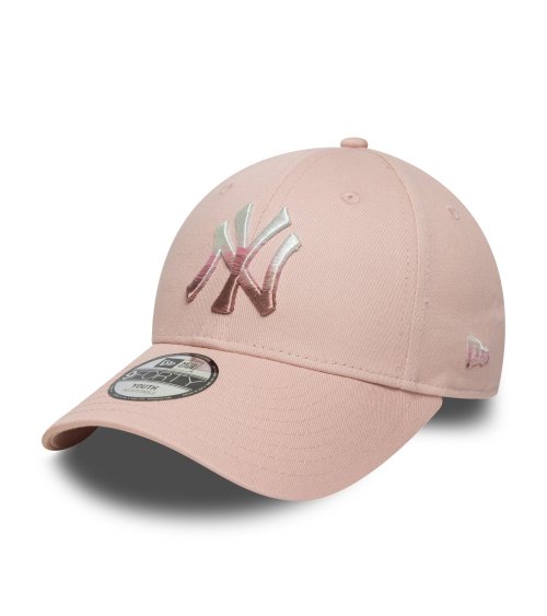 New Era cap with visor and adjustable closure