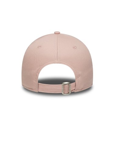 New Era cap with visor and adjustable closure