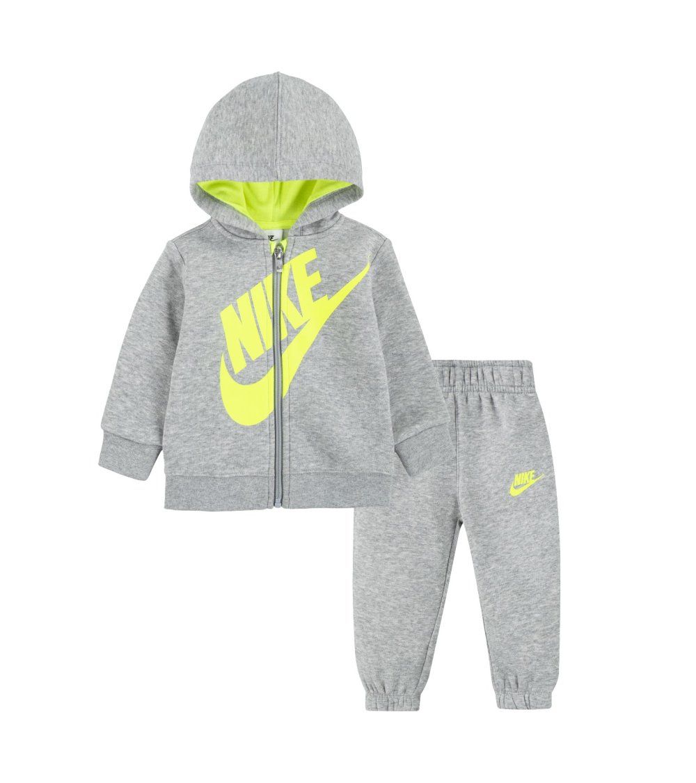 Nike Trainingsanzug mit Kapuze und Hose