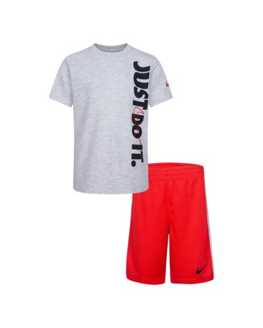 Nike ensemble t-shirt et shorts