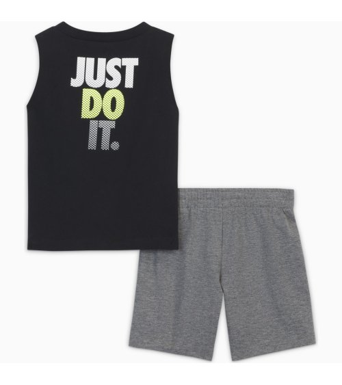 Nike conjunto de top y pantalones cortos