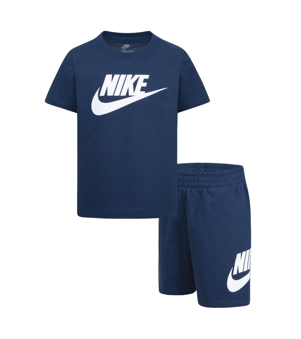 Nike tracksuit t-shirt and shorts
