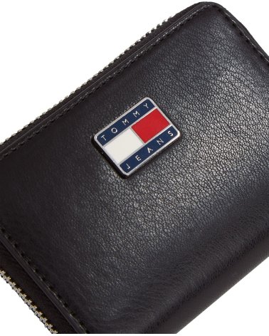 Tommy Hilfiger compact zip wallet