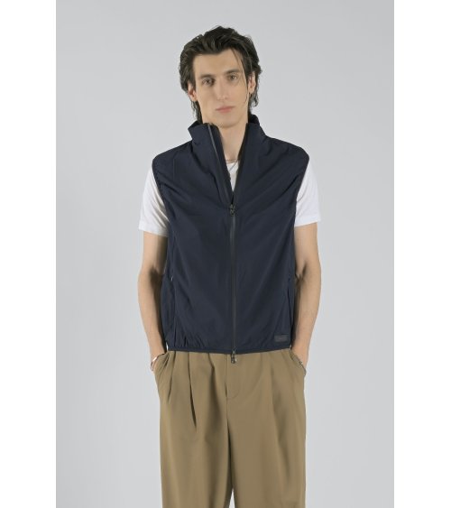 Canadian lightweight sleeveless vest