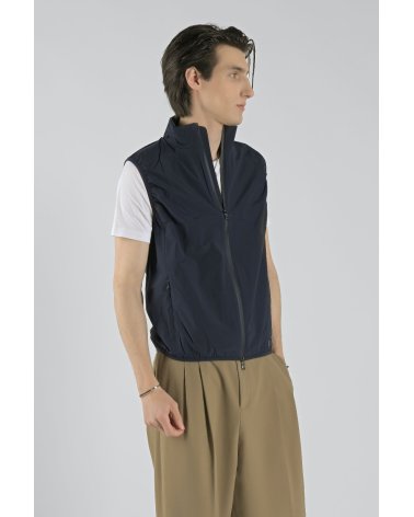 Canadian lightweight sleeveless vest