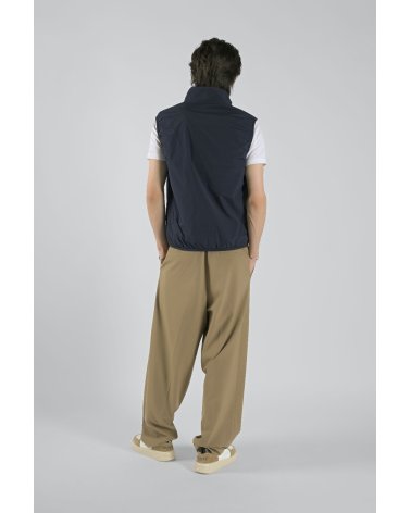 Canadian lightweight sleeveless vest
