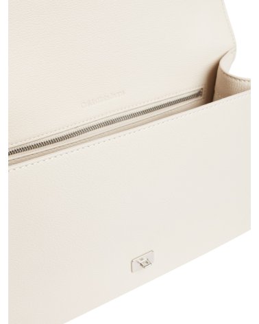 Calvin Klein sac à bandoulière avec fermeture métallique