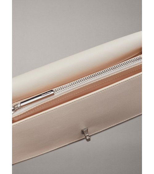Calvin Klein bolso bandolera con solapa